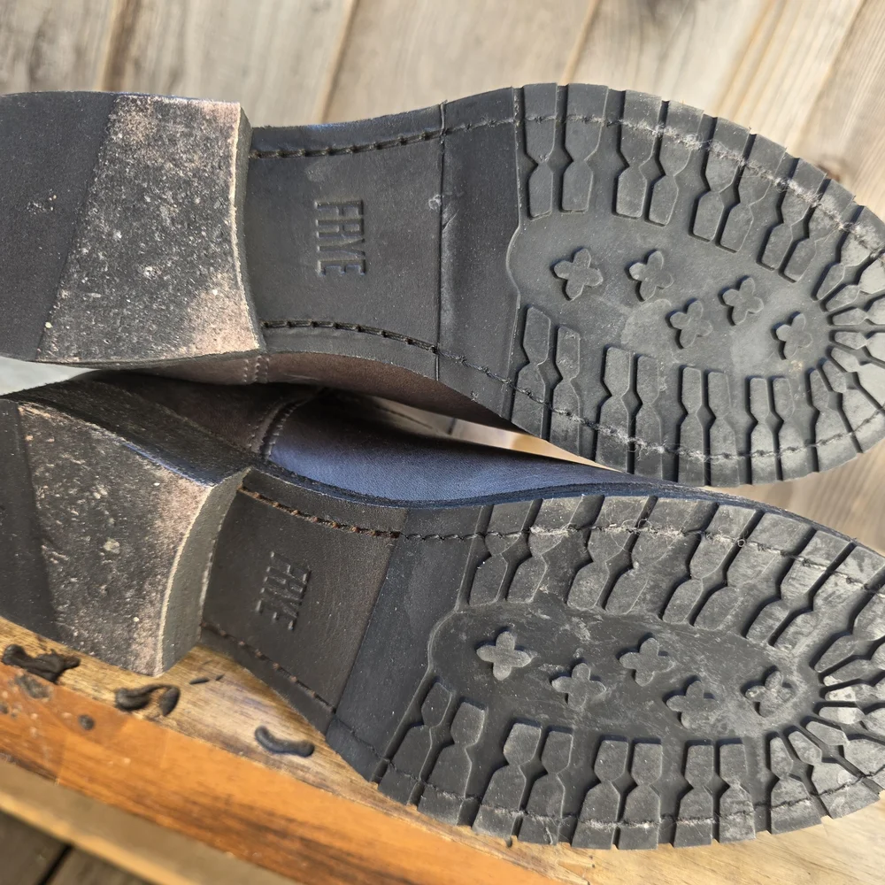 Frye brown distressed